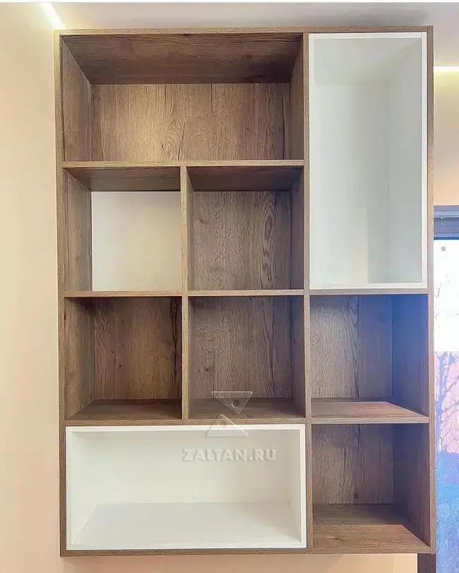 Сочетание белого и древесного цветов