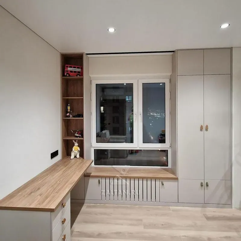 Мебель в детскую у окна