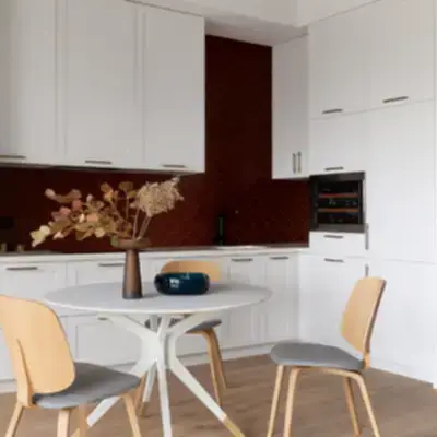 Белая угловая кухня