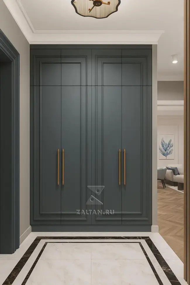 встроенный шкаф с латунными ручками