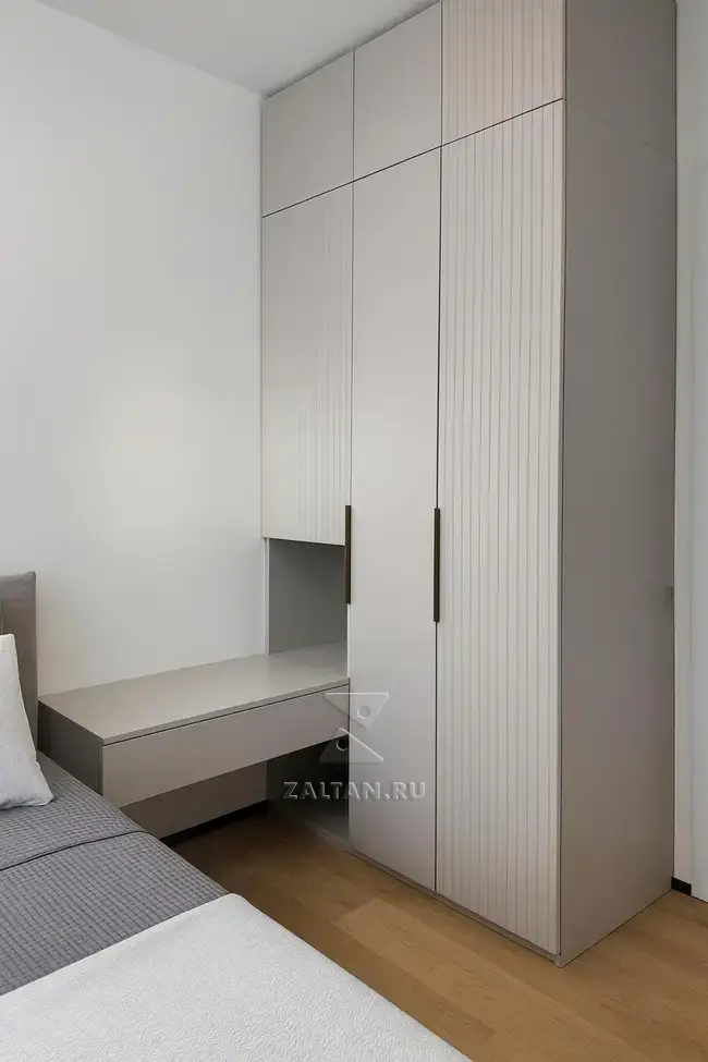 корпусный шкаф в спальню с тумбой