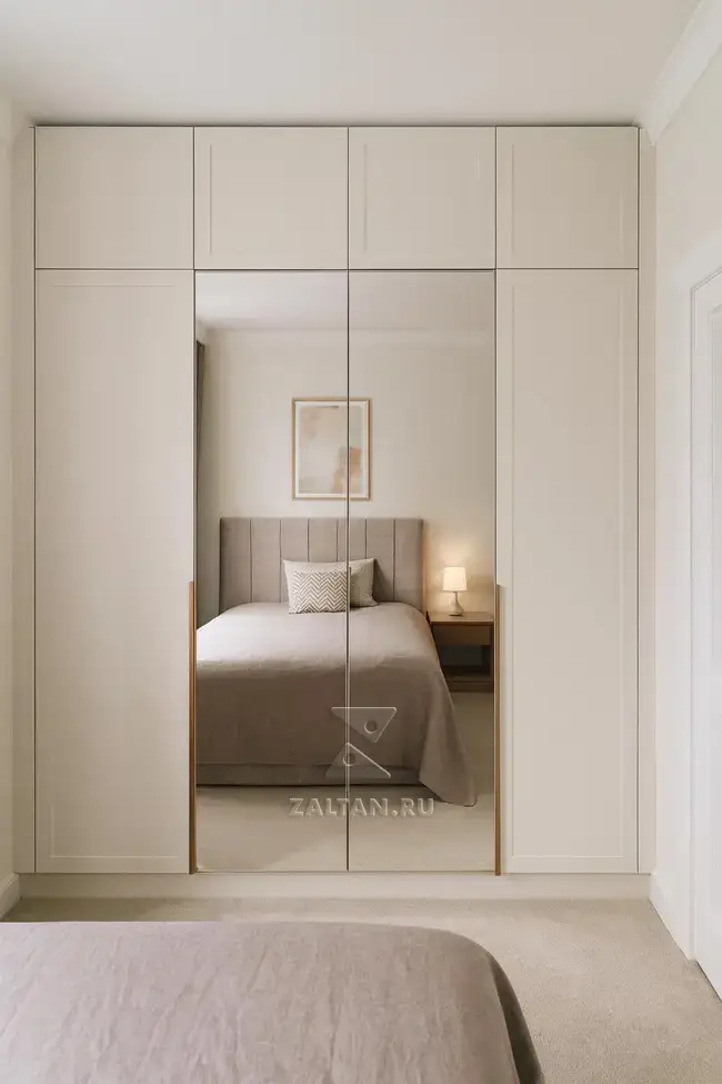 Встроенный шкаф с зеркалом