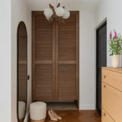 Жалюзийный шкаф в прихожую