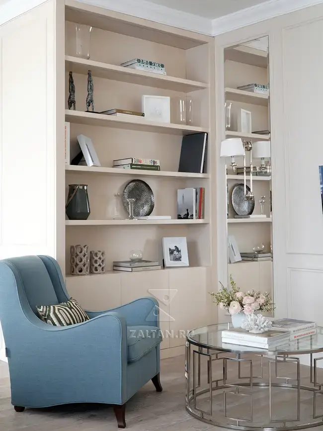 Шкаф витрина в гостиную