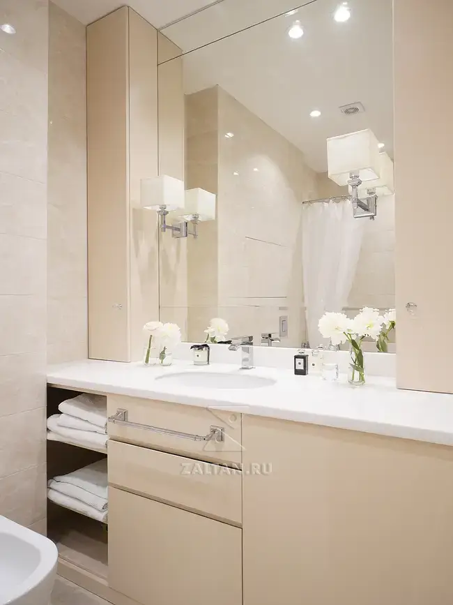 Тумба в ванную с пеналами