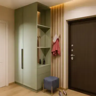 Шкаф в прихожую с полками