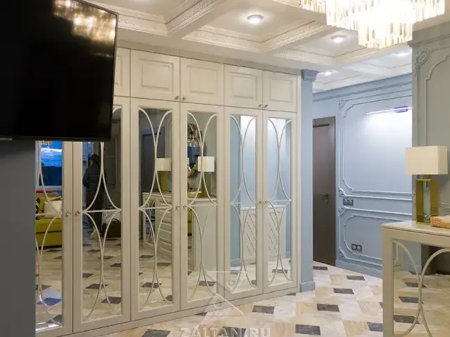 Шкаф с дугами в коридор