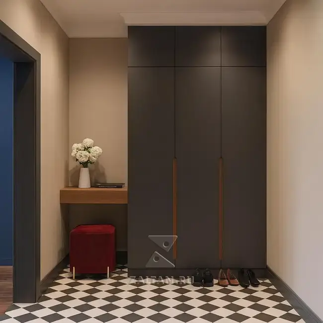 Шкаф в прихожую с консолью