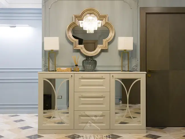 Комод с зеркалом