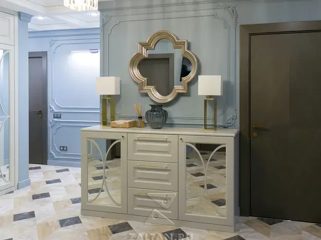 Комод в прихожей