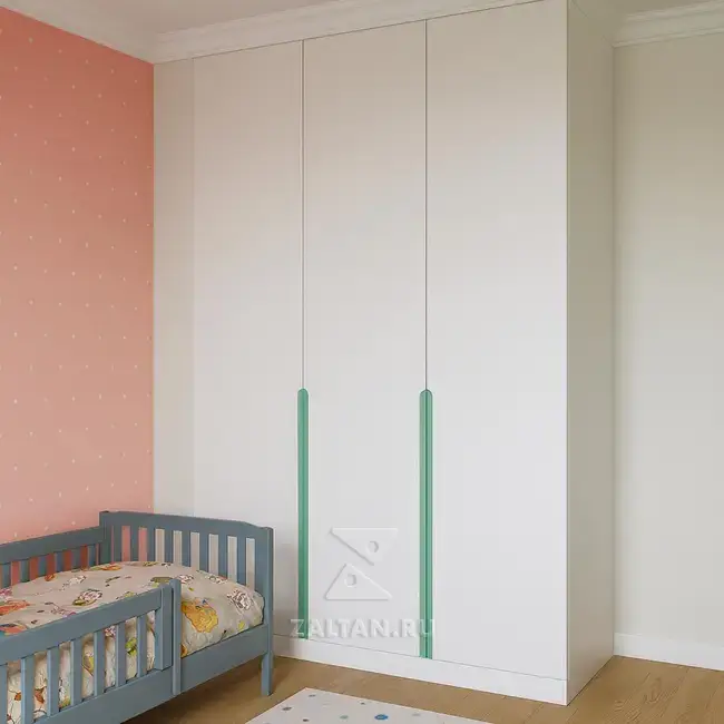 Платяной шкаф для детской