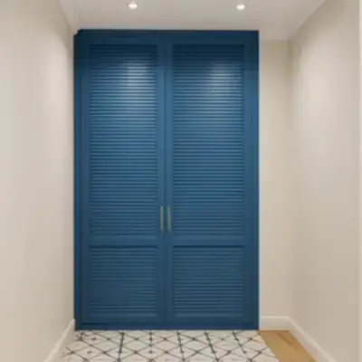 Встроенный шкаф с жалюзийными дверями