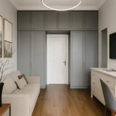 Встроенный шкаф вокруг двери