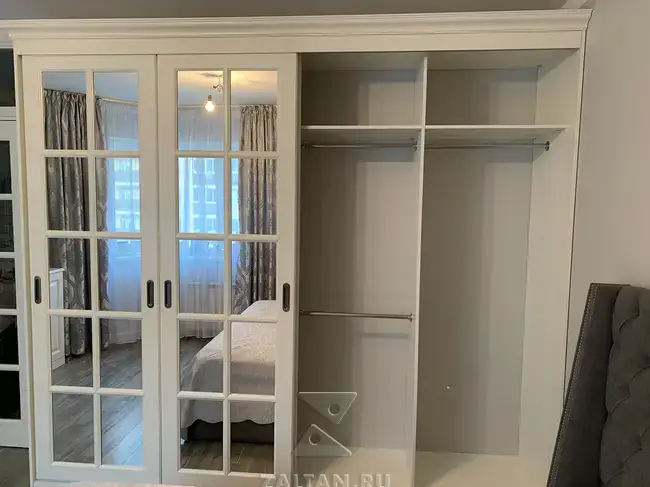 Шкаф-купе зеркальный