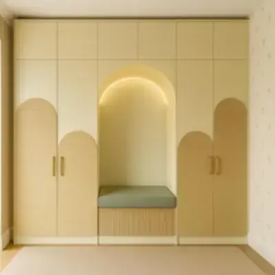 Встроенный шкаф с нишей