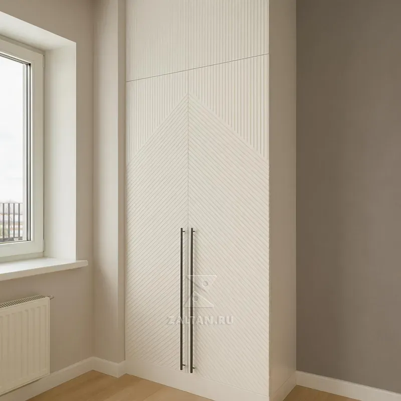 Встроенный платяной шкаф кремовый