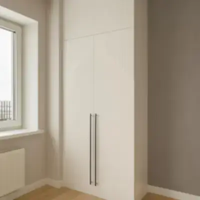 Встроенный узкий платяной шкаф