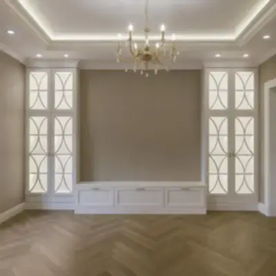 Встроенная стенка с витринами