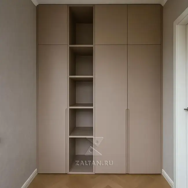 Шкаф в прихожую бежевый матовый