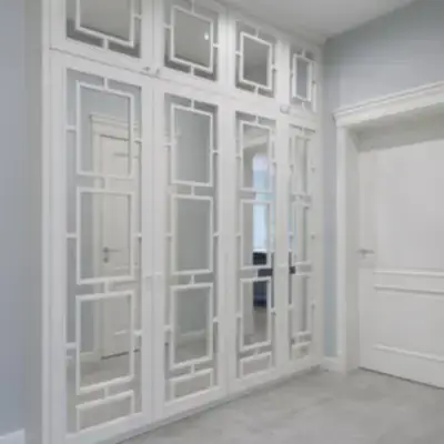 Встроенный шкаф с зеркалом