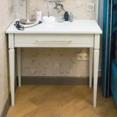 Консоль в спальню