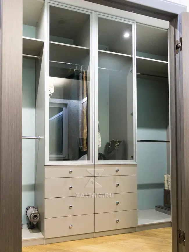 Стеклянные гардеробные шкафы