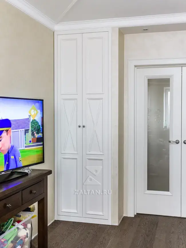 Шкаф в гостиную