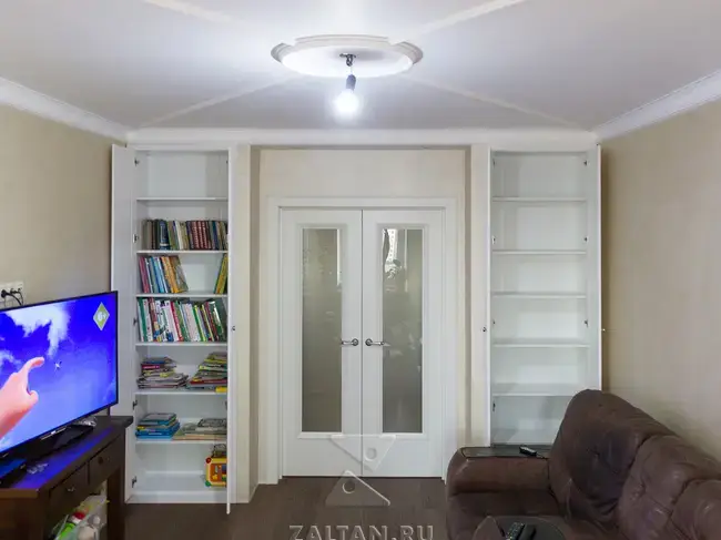 Шкафы для книг в гостиную