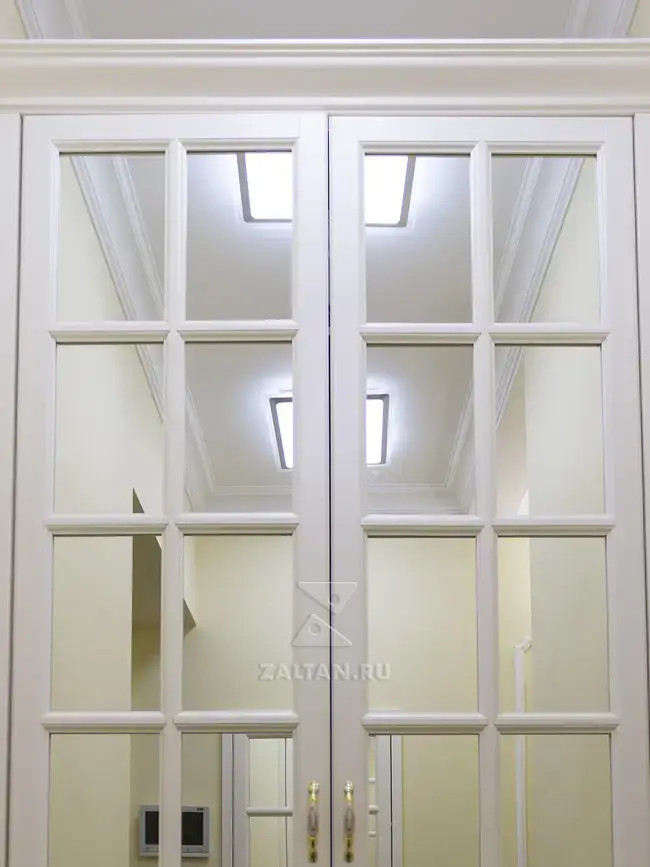 Фасады с зеркальными вставками