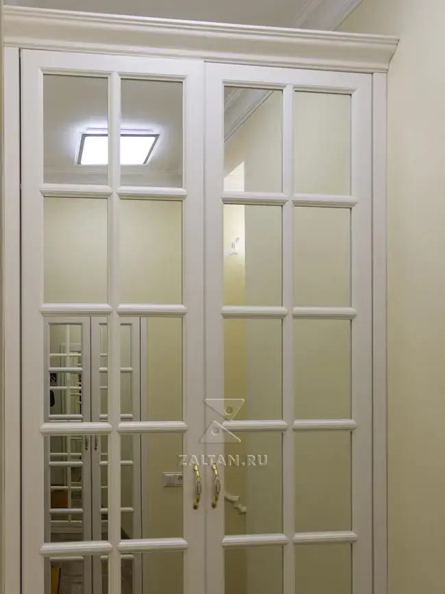 Шкаф в английском стиле