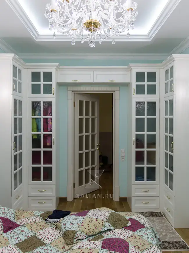 Белый шкаф в детскую