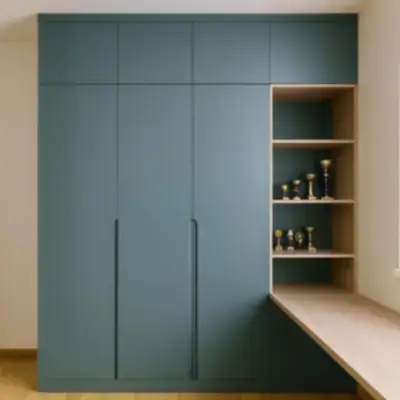 Встроенный шкаф с рабочей зоной