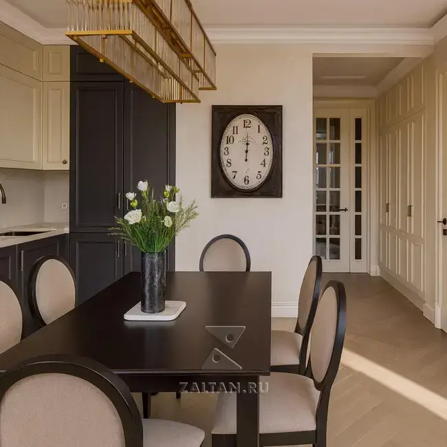 встроенный шкаф кухня кремовый