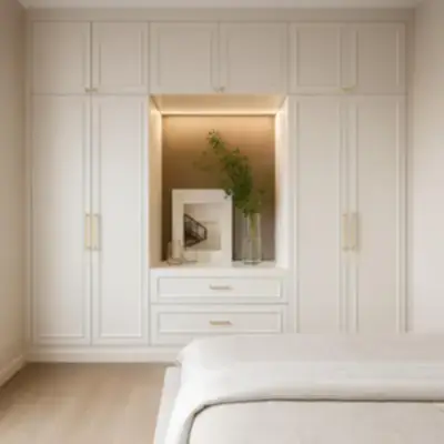 Встроенный шкаф с нишей