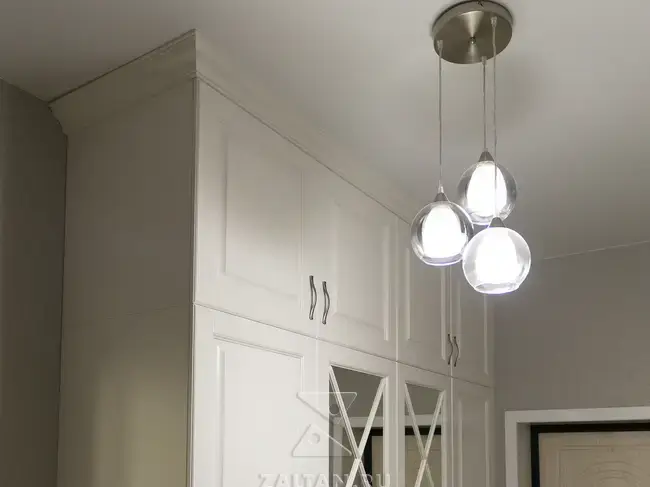 Классический шкаф в прихожую