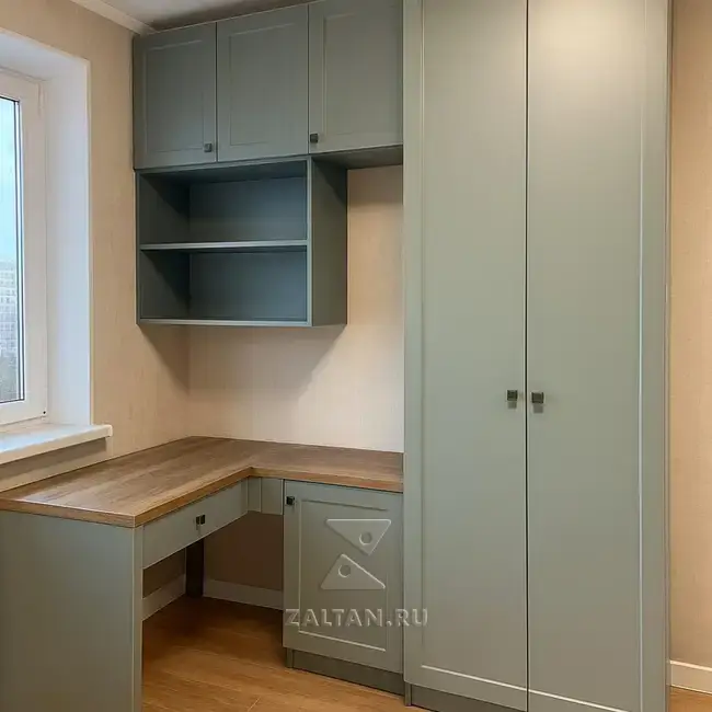Угловая рабочая зона с гардеробом