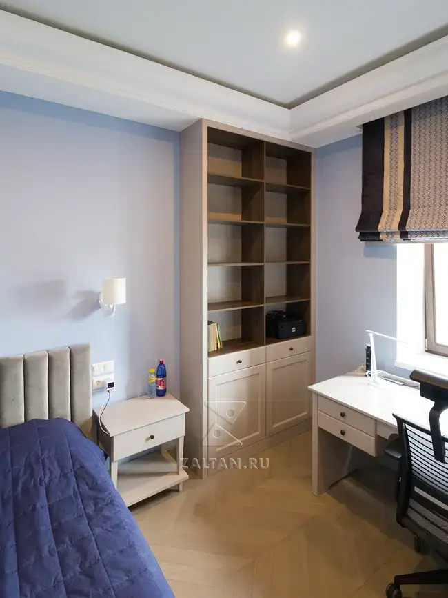 Книжный шкаф в кабинете