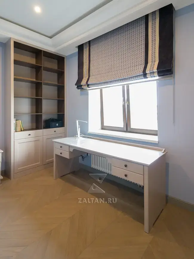 Рабочее место в спальне