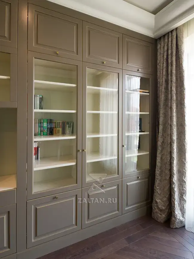 Книжный шкаф в стенке