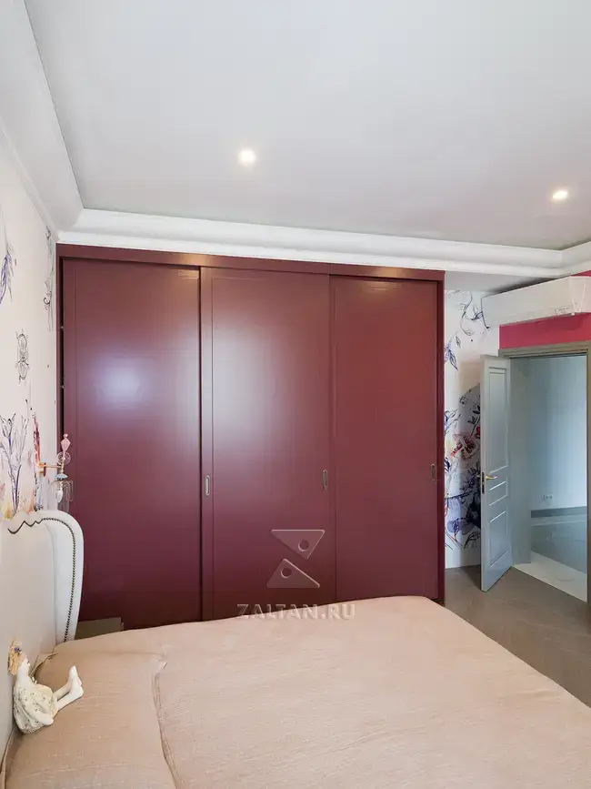 Корпусный шкаф-купе