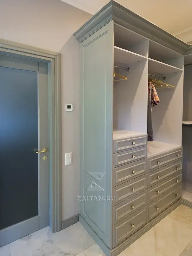 Гардеробная комната проходная