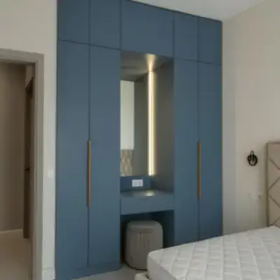 Встроенный шкаф с нишей