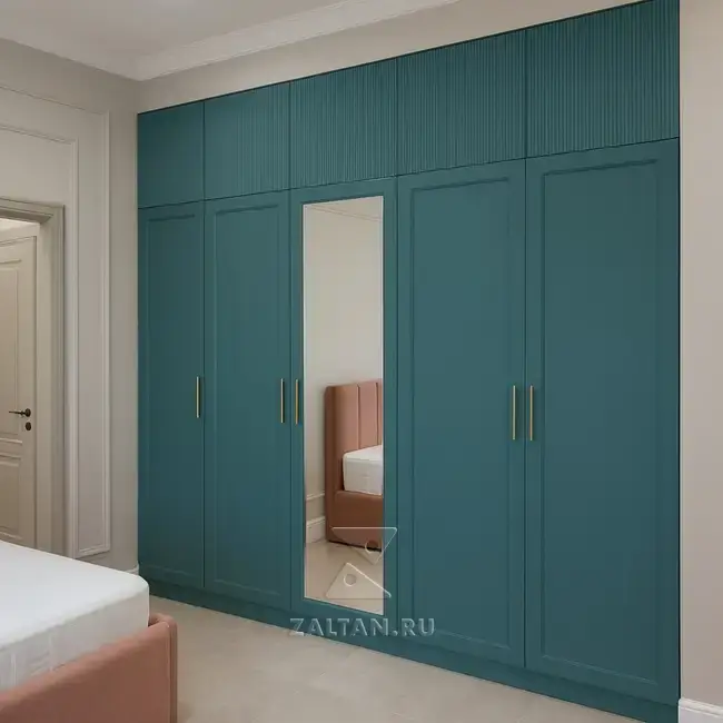 Шкаф в спальню бирюзовый