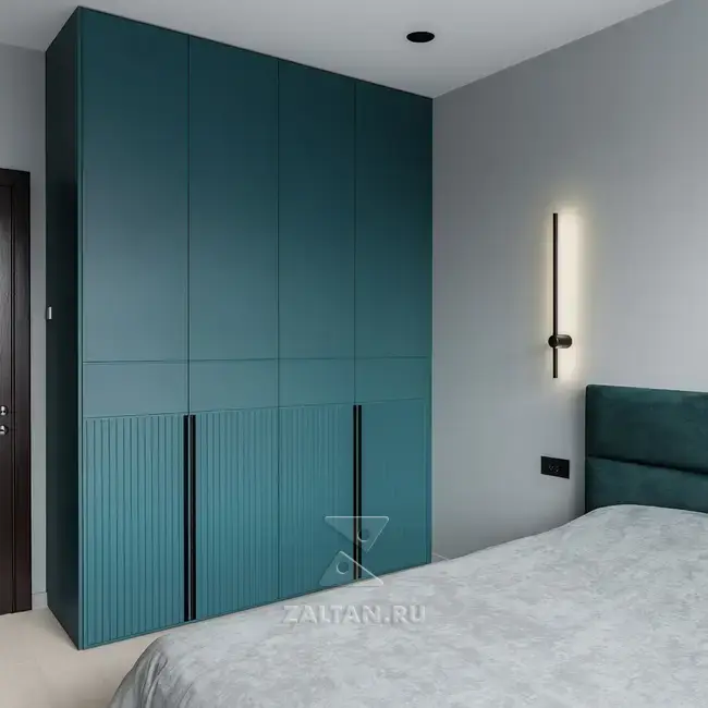 Шкаф распашной в спальню бирюзовый