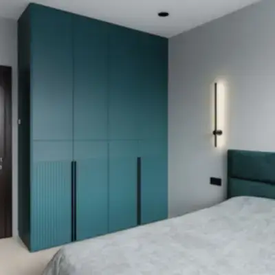 Распашной шкаф в спальню