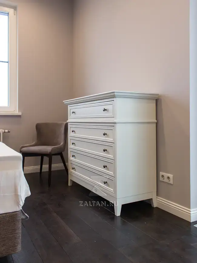 Комод в классическом стиле