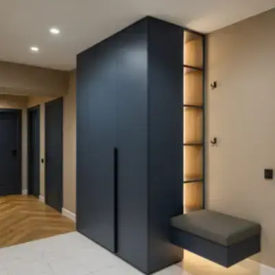 Корпусный шкаф в прихожую