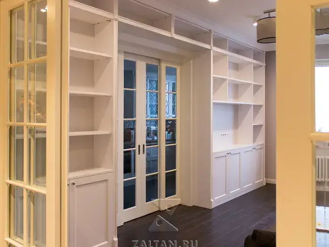 Стеллажи в гостиную для книг