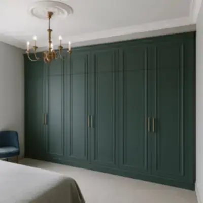 Встроенный платяной шкаф