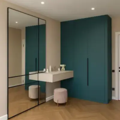 Корпусный шкаф в прихожую